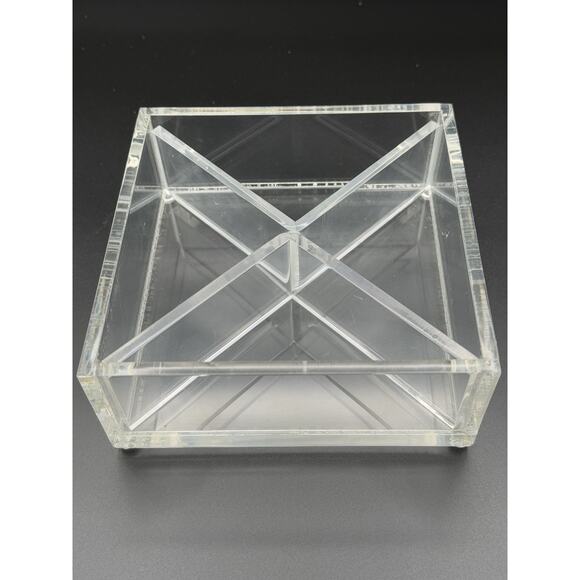 1970'S HEAVY LUCITE FACETED LIDDED BOX Square 7x7x5.5” w/ Removable dividers - Picture 12 of 14